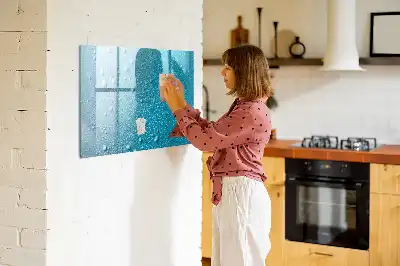 Popisovatelná magnetická tabule s motivem kapky vody