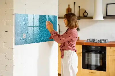 Popisovatelná magnetická tabule s motivem kapky vody