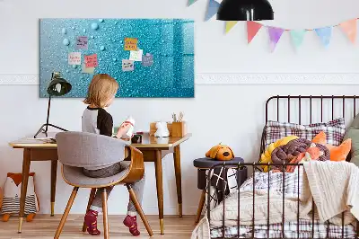 Popisovatelná magnetická tabule s motivem kapky vody