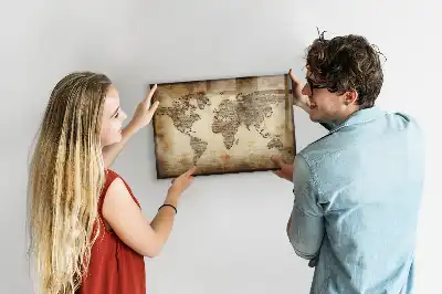 Magnetická tabule s motivem mapy světa v popisovatelném provedení