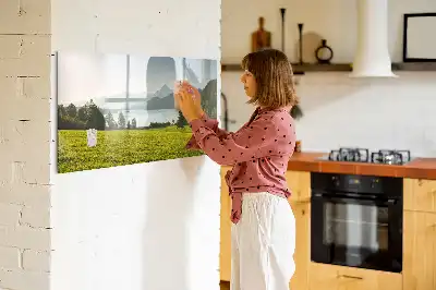 Popisovatelná magnetická tabule s motivem hory a pole