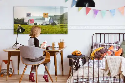 Popisovatelná magnetická tabule s motivem hory a pole