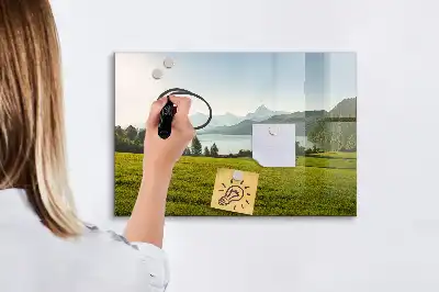 Popisovatelná magnetická tabule s motivem hory a pole