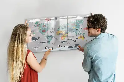 Popisovatelná magnetická tabule ve stylu kreslené mapy