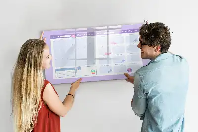 Magnetická kreslicí tabule v růžovém provedení jako roční plánovač