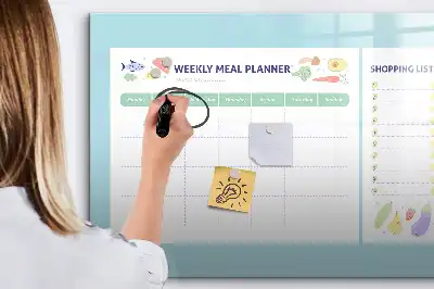 Magnetická tabule na plánování jídelníčku s možností psaní fixem
