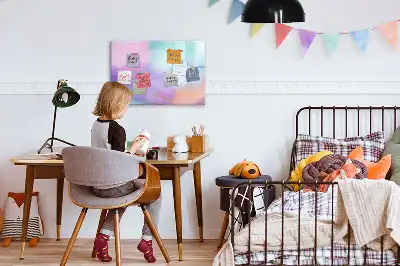 Popisovatelná magnetická tabule barevná pírka
