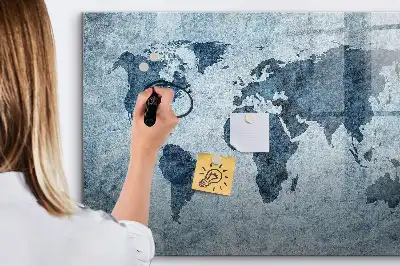 Popisovatelná magnetická tabule s motivem malované mapy světa