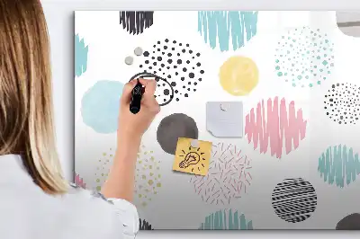 Popisovatelná magnetická tabule s geometrickým vzorem