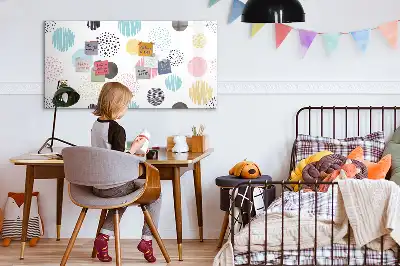 Popisovatelná magnetická tabule s geometrickým vzorem