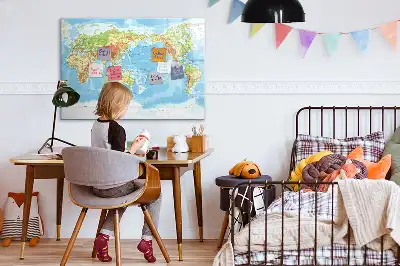 Magnetická kreslící tabule s fyzickou mapou světa