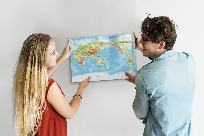 Magnetická kreslící tabule s fyzickou mapou světa