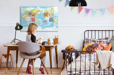 Magnetická kreslící tabule s fyzickou mapou světa