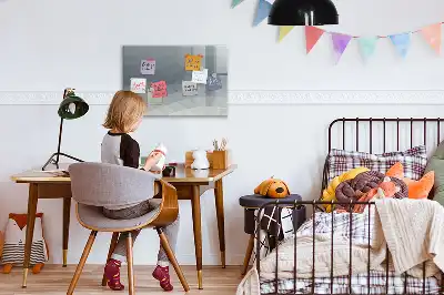 Popisovatelná magnetická tabule v designu Vlny