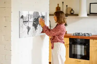 Magnetická kreslící tabule v designu mapy světa na betonu