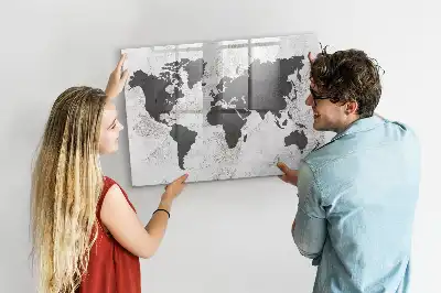 Magnetická kreslící tabule v designu mapy světa na betonu