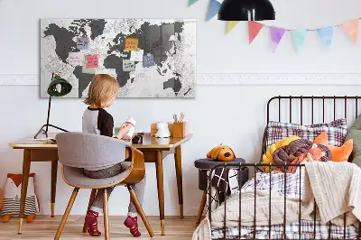 Magnetická kreslící tabule v designu mapy světa na betonu