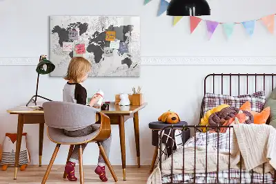Magnetická kreslící tabule v designu mapy světa na betonu