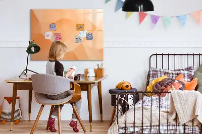 Magnetická kreslící tabule s motivem abstrakce trojúhelníku