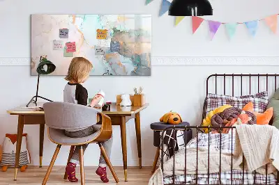 Popisovatelná magnetická tabule s motivem abstraktního obrazu