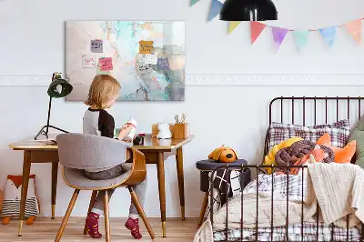 Popisovatelná magnetická tabule s motivem abstraktního obrazu
