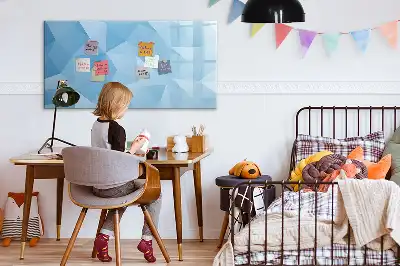 Popisovatelná magnetická tabule s motivem abstrakce trojúhelníků