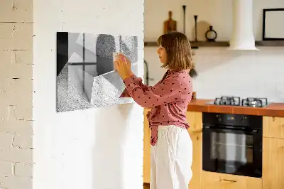 Popisovatelná magnetická tabule s motivem abstrakce trojúhelníku