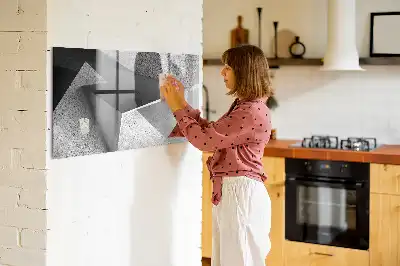 Popisovatelná magnetická tabule s motivem abstrakce trojúhelníku