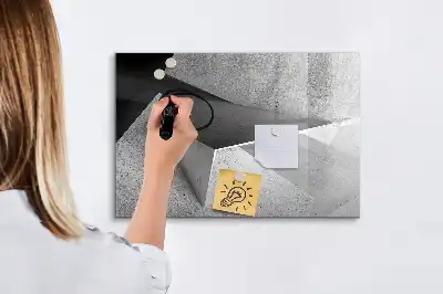 Popisovatelná magnetická tabule s motivem abstrakce trojúhelníku