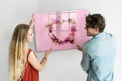 Popisovatelná magnetická tabule ve tvaru srdce z květin
