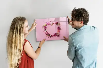 Popisovatelná magnetická tabule ve tvaru srdce z květin