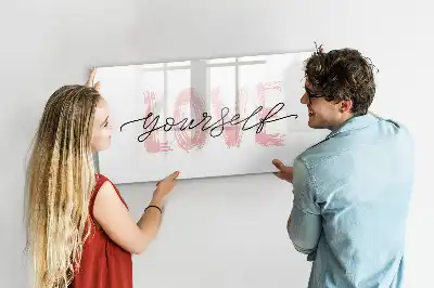 Popisovatelná magnetická tabule s nápisem Měj rád sám sebe