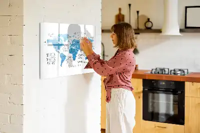 Magnetická popisovatelná tabule s motivem modré mapy Země