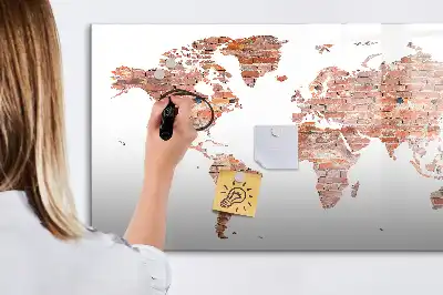 Popisovatelná magnetická tabule s motivem staré mapy na cihlách