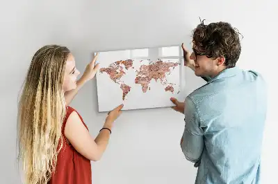 Popisovatelná magnetická tabule s motivem staré mapy na cihlách