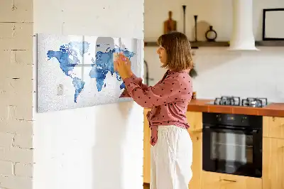 Akvarelová mapa světa popisovatelná magnetická tabule