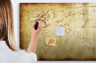 Magnetická tabule se starou mapou světa