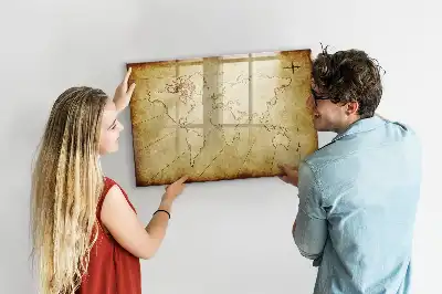 Magnetická tabule se starou mapou světa