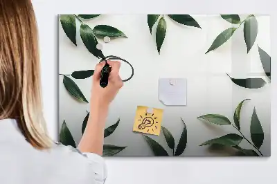 Magnetická kreslící tabule v rámečku z listů