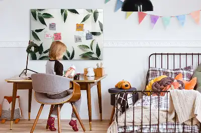Magnetická kreslící tabule v rámečku z listů