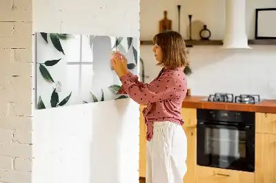 Magnetická kreslící tabule v rámečku z listů