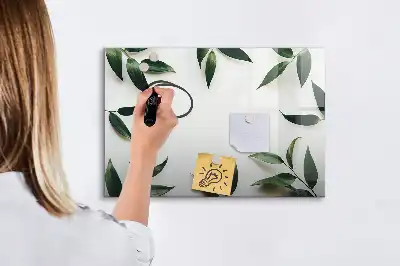 Magnetická kreslící tabule v rámečku z listů