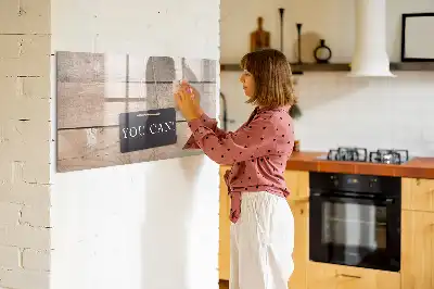 Popisovatelná magnetická tabule s nápisem To zvládneš