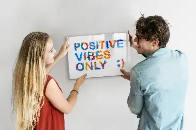 Popisovatelná magnetická tabule s motivem pozitivního citátu