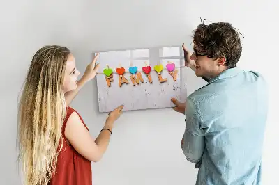 Magnetická kreslící tabule v designu nápisu Rodina