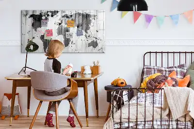 Mapa světa na dřevě popisovatelná magnetická tabule
