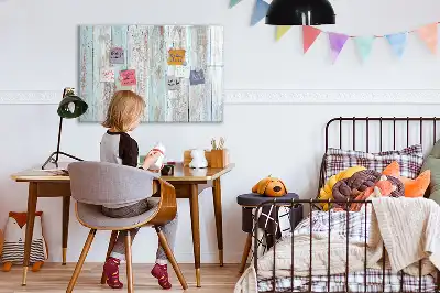 Magnetická kreslící tabule v pastelovém dřevěném provedení