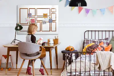 Popisovatelná magnetická tabule v dřevěném rámečku