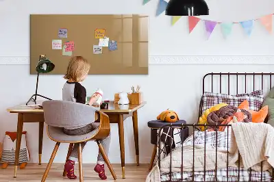 Popisovatelná magnetická tabule v tmavě béžové barvě