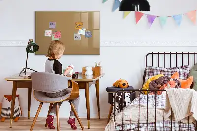 Popisovatelná magnetická tabule v tmavě béžové barvě
